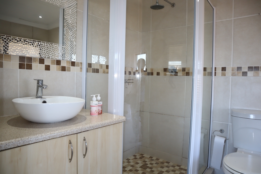 5 Bedroom Property for Sale in Paradise Beach Eastern Cape